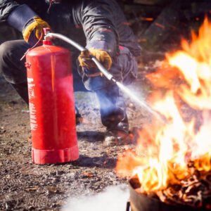 Técnicas de uso de equipos de protección personal (EPP) y manejo del extintor en combate de incendio